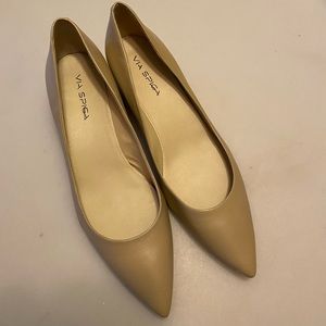 Via Spiga classic nude beige pumps 12M